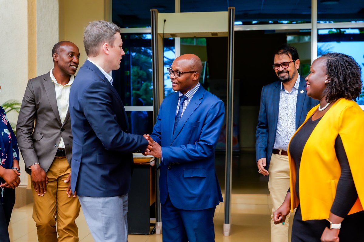 RwandaAgri's tweet photo. Today, Hon. Minister @mcbagabe hosted a meeting with Senior Managers of Mennonite Economic Development Associates; MEDA.
They explored a new strategy for creating decent jobs through agri-food systems and partnership opportunities in agricultural development in Rwanda. https://t.co/UbpdpR4chA