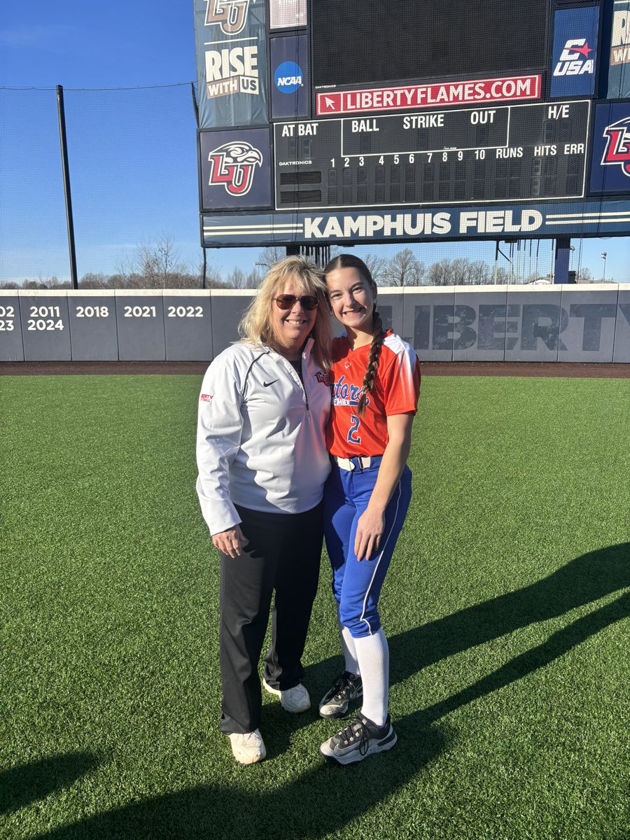 Thank you so much <a href="/LibertySB/">Liberty Softball</a> for hosting a great camp!! I enjoyed touring the facilities and getting feedback from the best in the game!! Can’t wait to be back!! 💙❤️ <a href="/CoachDot_LU/">Dot Richardson</a> <a href="/GatorsKetelhut/">Gators Premier Ketelhut 🐊🥎</a>