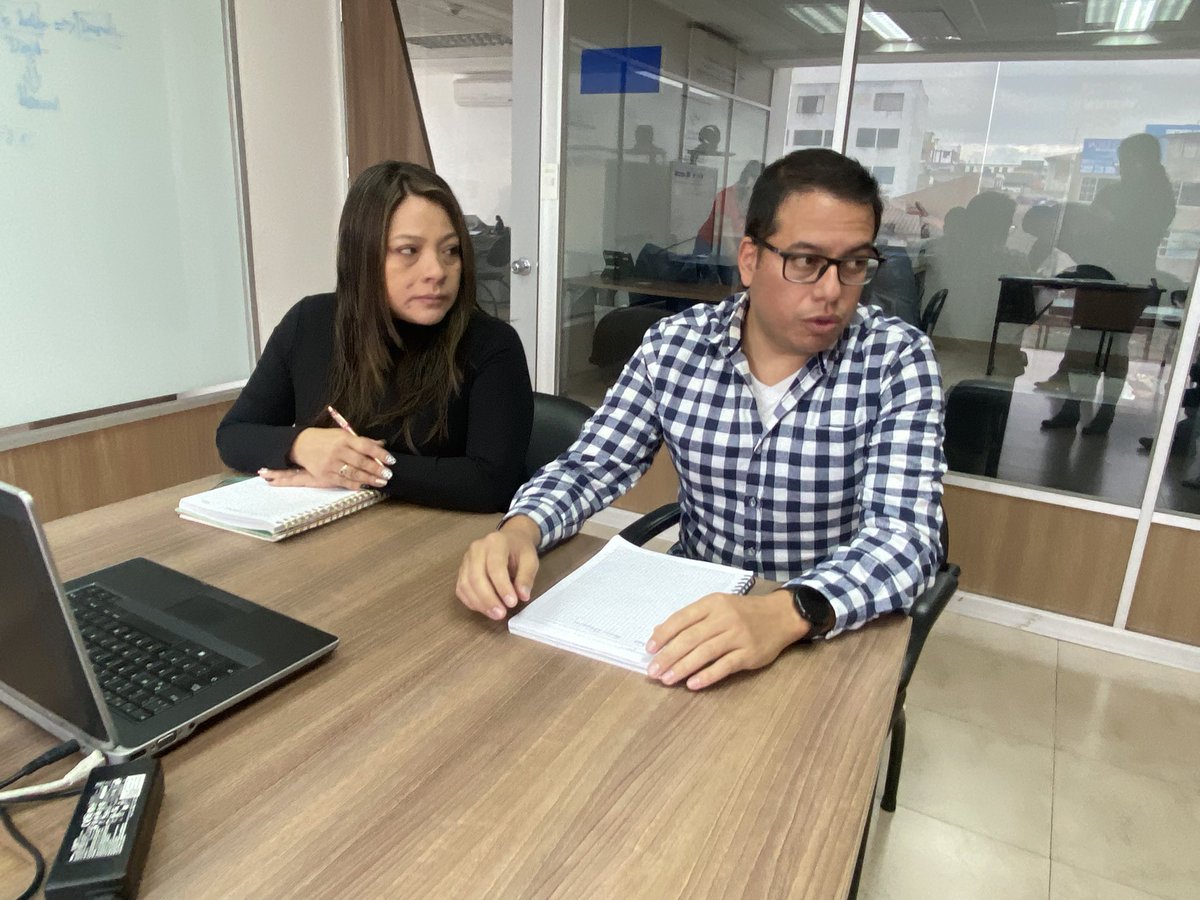 CotopaxiCJ's tweet photo. 🔵 Comprometidos con un mejor servicio, hoy, la directora de @CotopaxiCJ @MaBeBedon y el equipo de citadores se reunieron para potenciar estrategias que agilicen la entrega de citaciones. El objetivo: mejorar tiempos y brindar un servicio más eficiente a nuestros usuarios. https://t.co/4S633u0dIo
