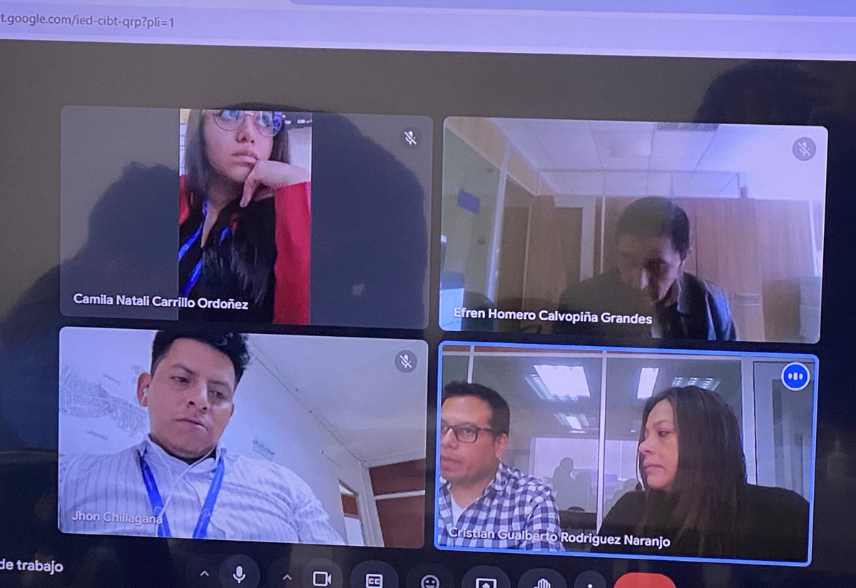 CotopaxiCJ's tweet photo. 🔵 Comprometidos con un mejor servicio, hoy, la directora de @CotopaxiCJ @MaBeBedon y el equipo de citadores se reunieron para potenciar estrategias que agilicen la entrega de citaciones. El objetivo: mejorar tiempos y brindar un servicio más eficiente a nuestros usuarios. https://t.co/4S633u0dIo