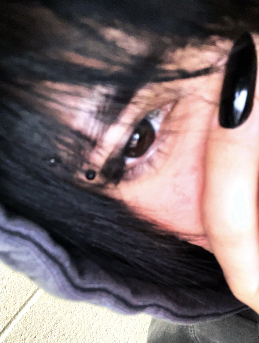 wodrainr's tweet photo. my sister did my nails >.< https://t.co/oxPXn5kgy2