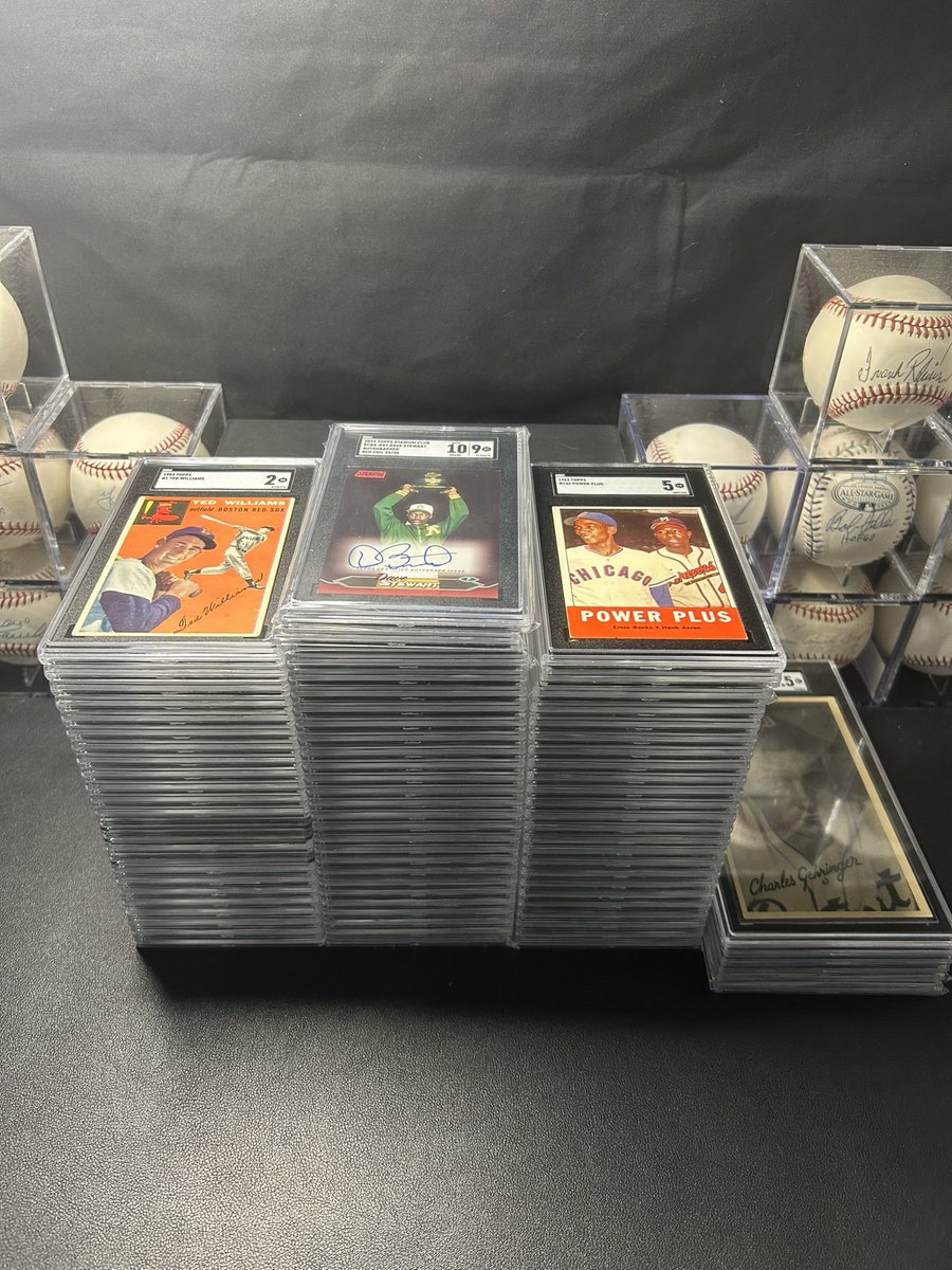 OBsVintageCards's tweet photo. #mailday #sgcgrading @BocaCardSubs @sgcgrading https://t.co/IfrvkLizSr