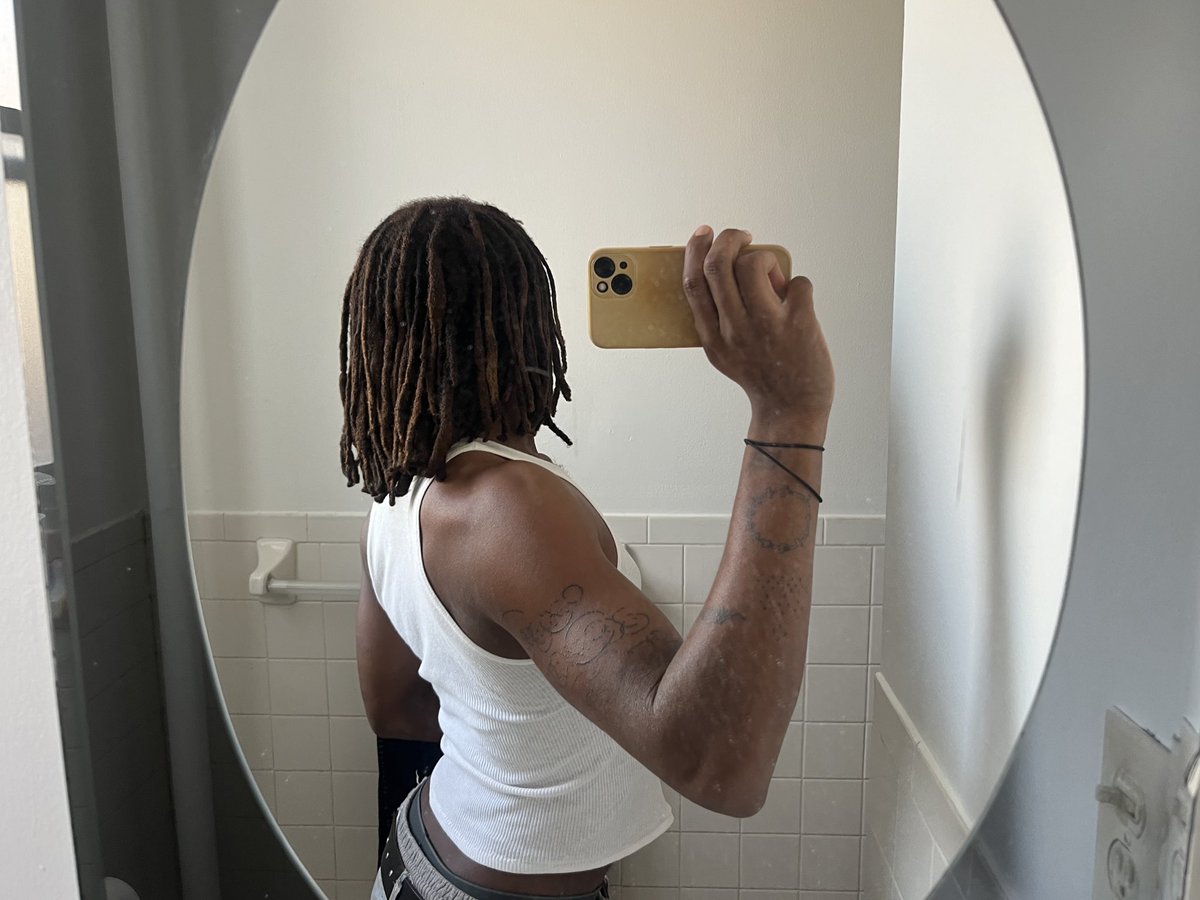 thugvodou's tweet photo. https://t.co/fqbhk5nTNV