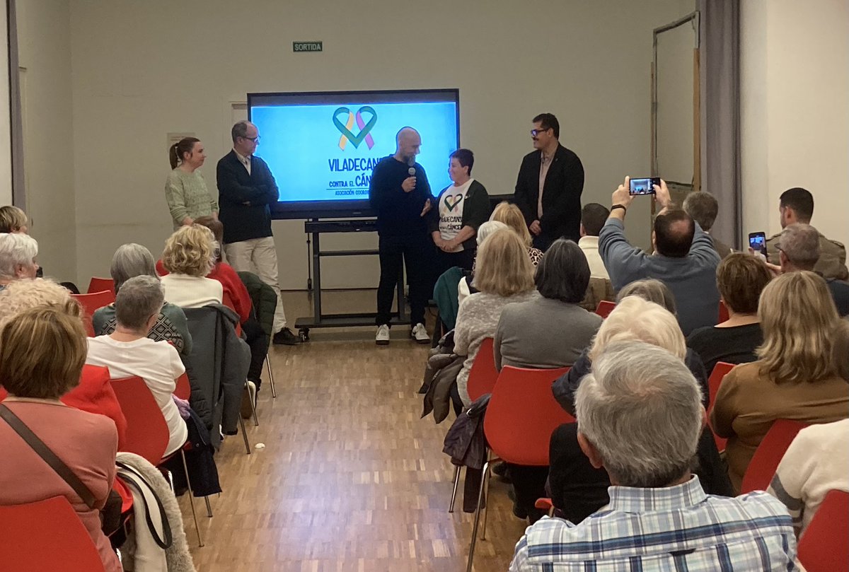 👏🏻Molt agraïts i emocionats per la solidaritat de l’Associació Viladecans Contra el Càncer, que ha tancat la campanya 2024 amb un donatiu de 38.200 € per a la recerca del sarcoma infantil de l’IDIBELL, liderada per <a href="/omt2007/">Oscar Martinez</a> <a href="/SRGIDIBELL/">Sarcomas IDIBELL</a>.
🤝Moltes gràcies! Seguim caminant plegats!