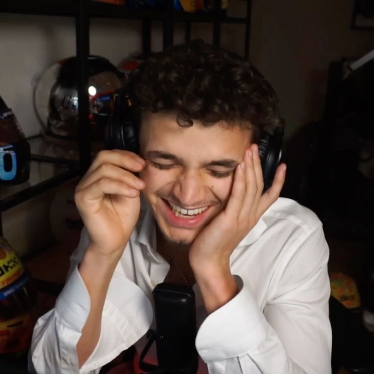 um ok anyways lando's smile &gt;&gt;&gt;&gt;&gt;