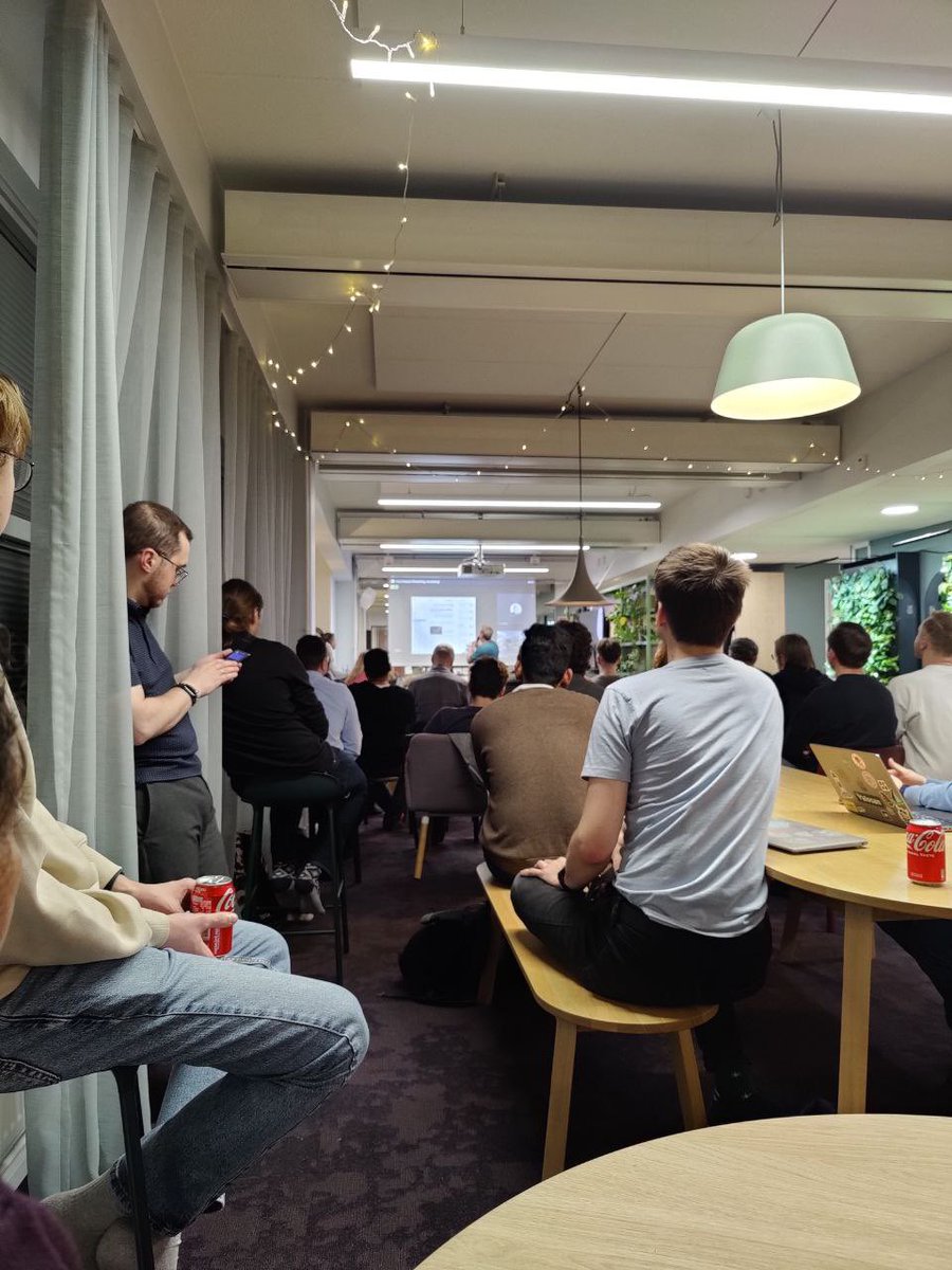 Had fun presenting at the <a href="/helsinkijs/">HelsinkiJS</a> meetup tonight 😎

Yet another talk about AI though 😅