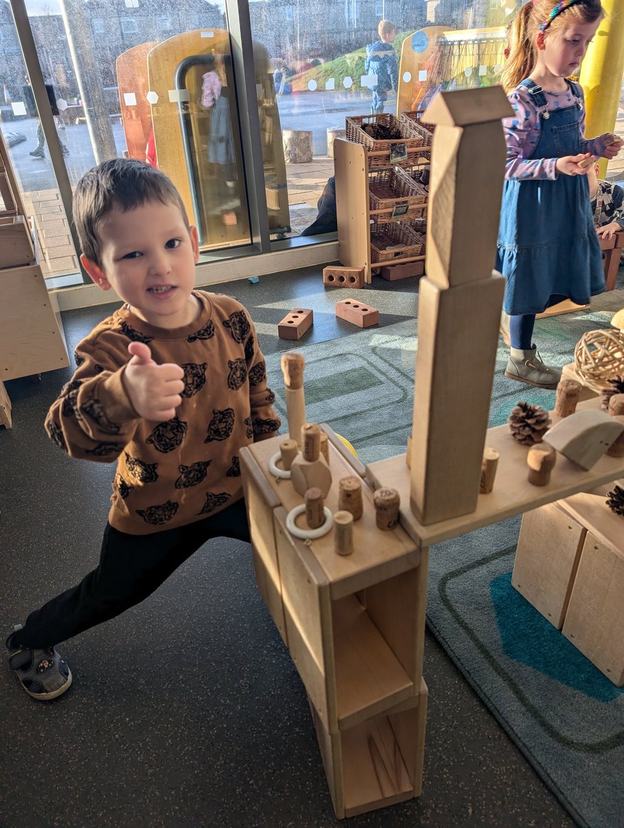 PwickNorthEYC's tweet photo. Future architects in the making! What an amazing construction our learners built today. Team work, creativity and determination in action!  @SACEarlyYears https://t.co/0OlLXEhOwR