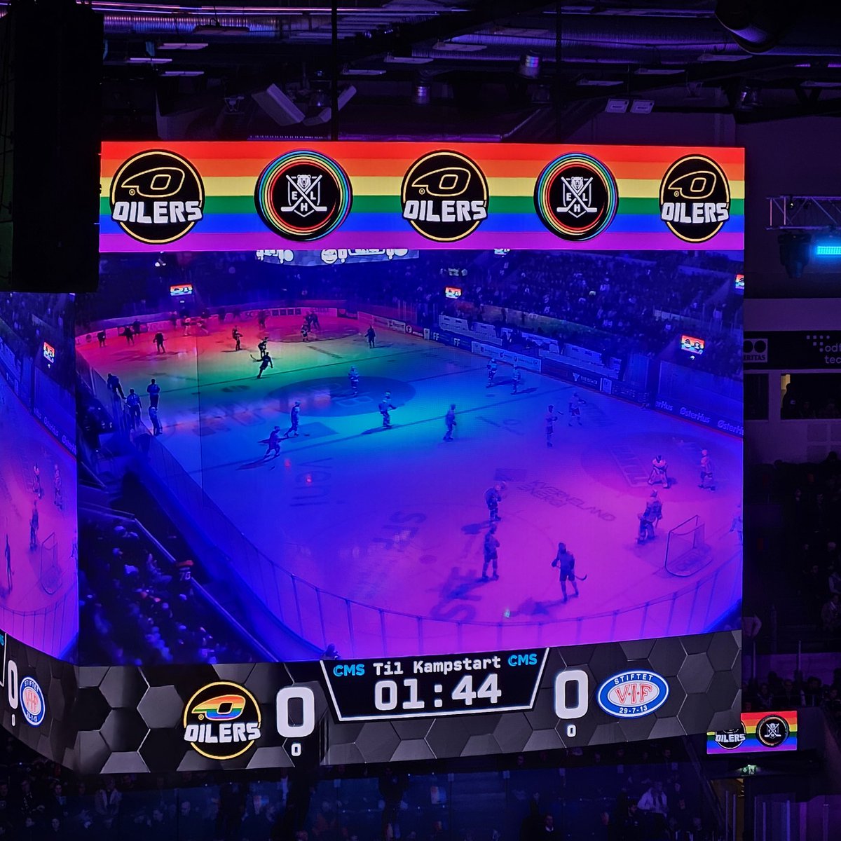 Kveldens kontor i Stavanger. #ehl #hockey #pridematch