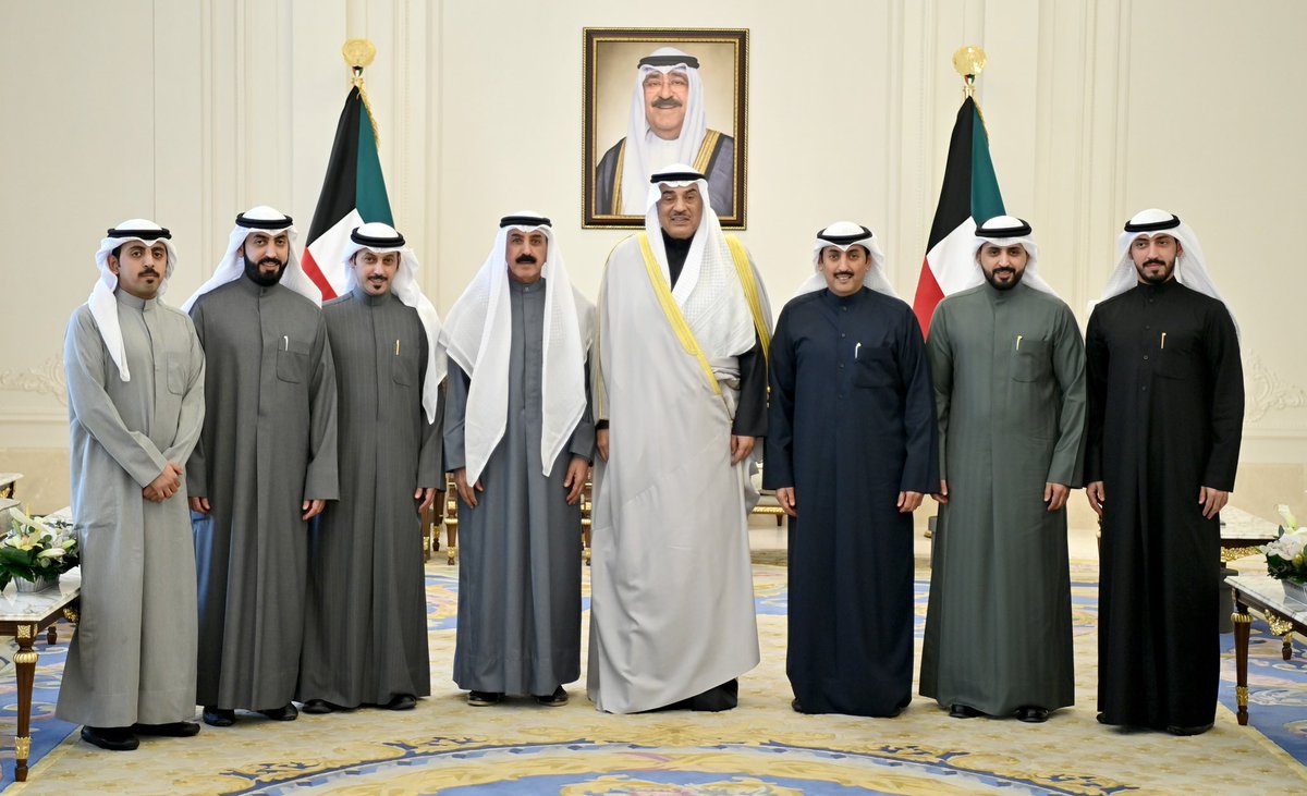 medeth_abdullah's tweet photo. تشرفت أنا والوالد واخواني حفظهم الله بلقاء سيدي حضرة صاحب السمو أمير البلاد الشيخ مشعل الأحمد 
وولي عهده الأمين 
الشيخ صباح الخالد  حفظهم الله 
ادام الله عز كويتنا الحبيبه في ظل قيادتنا الرشيده https://t.co/y8GcdNwvbB