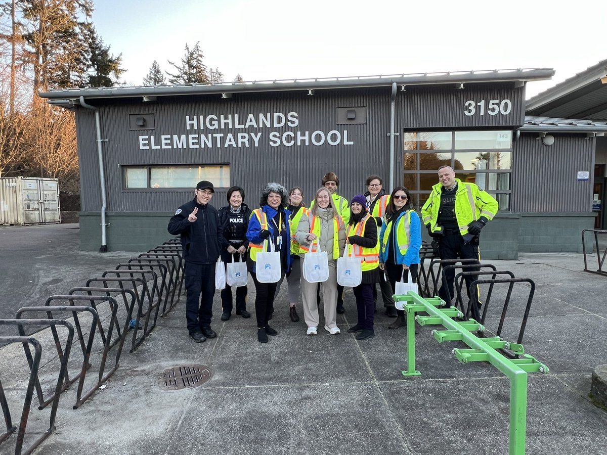 BeingKulvir's tweet photo. A chilly 🥶 morning for a “surprise” safety blitz at Highlands Elementary! TY Principal Deb Wanner, HPAC Chair @zeenoorani DNV Bylaws, Speedwatch, @nvanrcmp Traffic Team for supporting us. Please slow down in school zones - speed limit is 30km/hr from 8 to 5pm 🚸📵🚶🏼♀️🚴🛴#Driveto5 https://t.co/XquT8QRJ8I