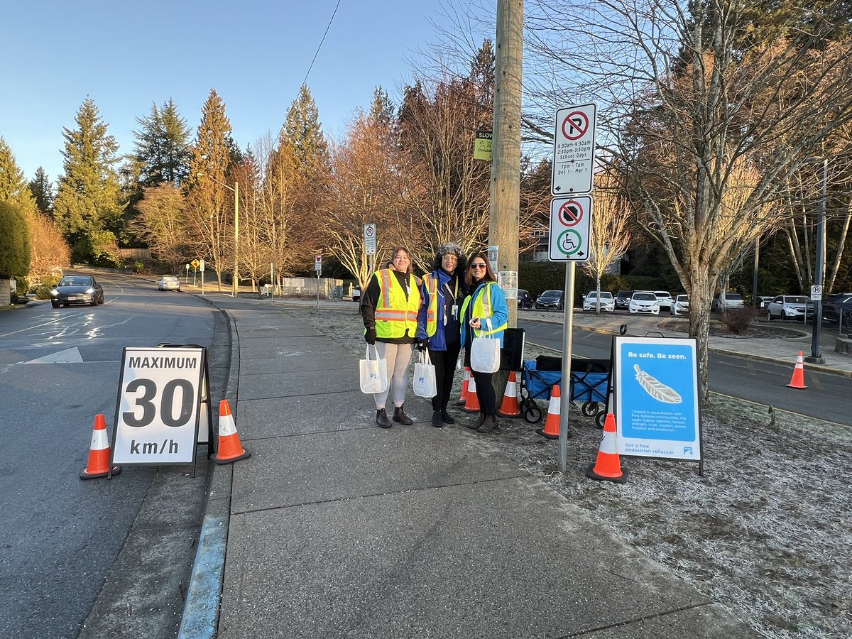 BeingKulvir's tweet photo. A chilly 🥶 morning for a “surprise” safety blitz at Highlands Elementary! TY Principal Deb Wanner, HPAC Chair @zeenoorani DNV Bylaws, Speedwatch, @nvanrcmp Traffic Team for supporting us. Please slow down in school zones - speed limit is 30km/hr from 8 to 5pm 🚸📵🚶🏼♀️🚴🛴#Driveto5 https://t.co/XquT8QRJ8I