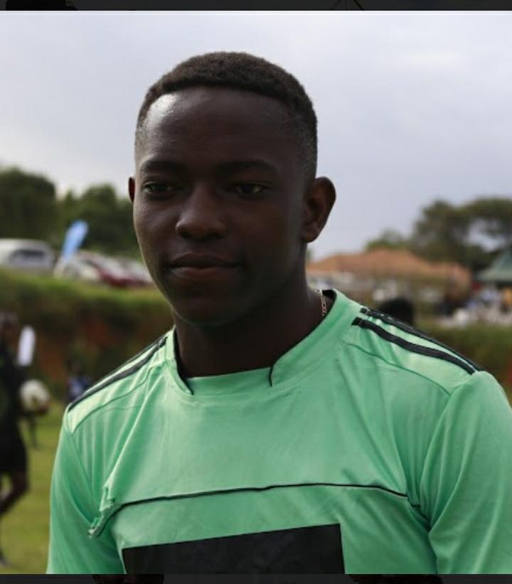 ndejjeleague's tweet photo. 🟢🖤🟢 Ami Wafula 🟠🖤

2022 - @FcFarmers 
2024 - @LEYENDA9702 

#NdejjeLeague https://t.co/M25GzAwj22