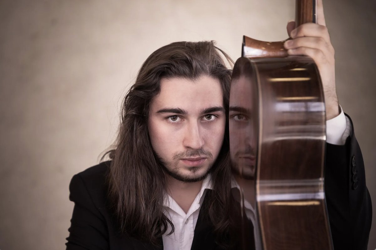 *1pm, Sat 1st Feb – Wigmore Hall* – award-winning Bulgarian guitarist Georgi Dimitrov performs Dodgson's Fantasy-Divisions for solo guitar alongside works by Dowland, Bennett and Berkeley with members of the Londinium Consort. stephendodgson.com/event/fantasy-…