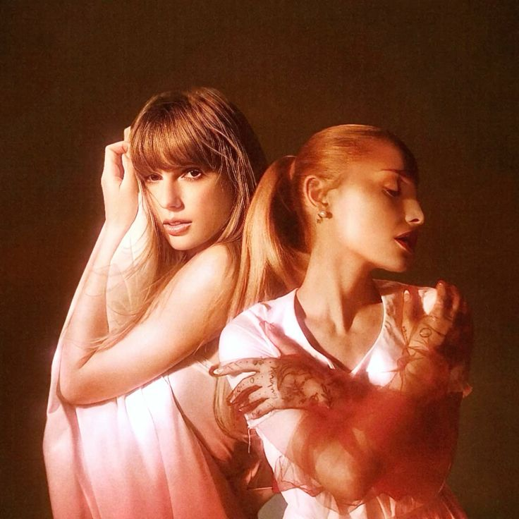 Taylor swift and Ariana grande interacting through the years, a thread 🧵🧵