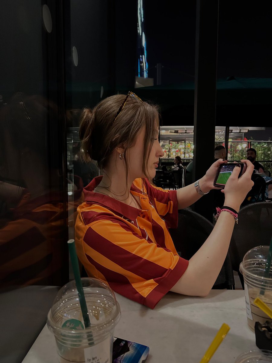 gizomiss's tweet image. oglum biz gsliyiz lan!