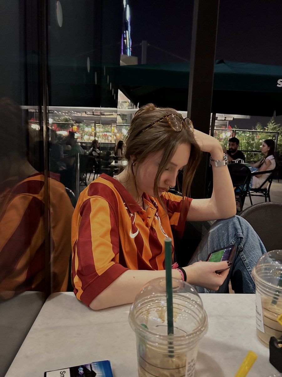 gizomiss's tweet image. oglum biz gsliyiz lan!