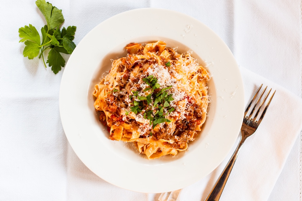 ** Ragù alla Bolognese (official) ** In 2023, the Italians CHANGED THE RECIPE for Bolognese sauce. We cooked it and our thoughts are here: noseychef.com/2025/01/28/tag… #bolognese #bologna #italian #recipe #instafood #foodporn #italianfood