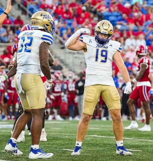 Jaderian”JD”Jones (@jaderianjones_) on Twitter photo I’m Blessed to receive an offer from the University of Tulsa. <a href="/SOCGoldenBearFB/">SOC Football</a> <a href="/coach_traylor/">Coach Traylor</a> <a href="/oakcliffboi/">Marcus McGrew</a> <a href="/Coach__Buck/">Coach Buck</a> <a href="/TulsaFootball/">Tulsa Football</a> <a href="/H_Gray94/">Hakim Gray 🏈</a> <a href="/CoachTreLamb9/">Tre Lamb</a> <a href="/MikeRoach247/">Mike Roach</a> I’m Blessed to receive an offer from the University of Tulsa. <a href="/SOCGoldenBearFB/">SOC Football</a> <a href="/coach_traylor/">Coach Traylor</a> <a href="/oakcliffboi/">Marcus McGrew</a> <a href="/Coach__Buck/">Coach Buck</a> <a href="/TulsaFootball/">Tulsa Football</a> <a href="/H_Gray94/">Hakim Gray 🏈</a> <a href="/CoachTreLamb9/">Tre Lamb</a> <a href="/MikeRoach247/">Mike Roach</a>