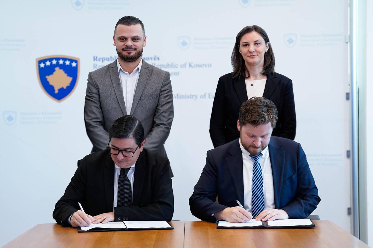 🇽🇰🤝🇩🇰
A €4M program supported by the Danish Gov't will enable:
✅full energy efficiency measures for 200+ vulnerable families
✅support for SMEs
✅enhancing inst. capacities
Program starts Feb 1, 2025
Grateful to the 🇩🇰 Gov't &amp; implementation partners <a href="/UNDP_Kosovo/">UNDP Kosovo</a> &amp; <a href="/KEEF_FKEE/">Kosovo Energy Efficiency Fund</a>!