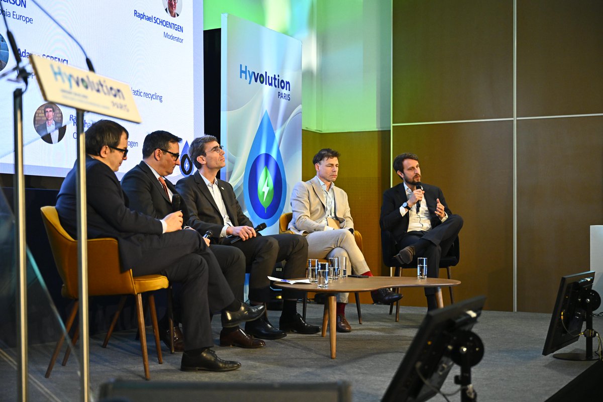 Hyvolution's tweet image. The first day of the only hydrogen event in Europe that covers the entire hydrogen value chain is over! Rest well, and see you tomorrow for day 2.

Plan your visit 👉 paris.hyvolution.com/en/hyvolution-…

#Hyvolution2025 #hydrogen #energy #mobility