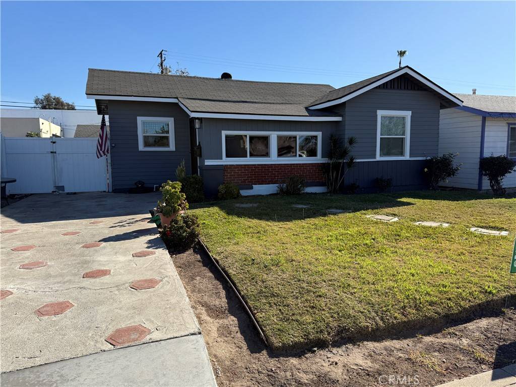 RayFernandezOC's tweet photo. 118 S College ST, La Habra, CA 90631 just hit the market!
Take a look at this awesome space: https://t.co/JoQNsPm3Fl https://t.co/vbpw3CrtYa