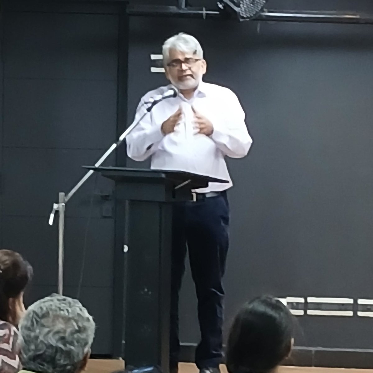 GuruswamyCenter's tweet photo. A full house listened with rapt attention to an extremely cogent and stimulating summarization by @EmergingRoy of the state of the Indian economy and suggestions for the rapidly narrowing course corrections that may yet salvage it. https://t.co/4KL3rGn61f