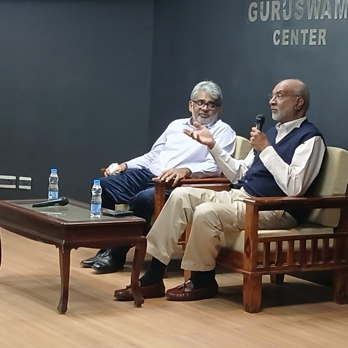 GuruswamyCenter's tweet photo. A full house listened with rapt attention to an extremely cogent and stimulating summarization by @EmergingRoy of the state of the Indian economy and suggestions for the rapidly narrowing course corrections that may yet salvage it. https://t.co/4KL3rGn61f