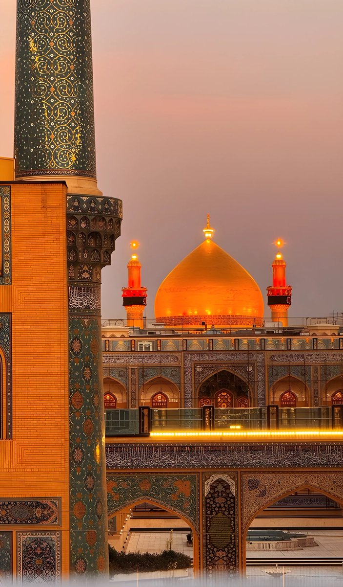 Narjes6x's tweet photo. وَأَنْتَ رُكْنٌ يُجِيرُ الْمُسْتَجِيرُ بِهِ
وَأَنْتَ حِصْنٌ لِمَنْ مِنْ دَهْرِهِ فَزِعَـا ..! https://t.co/sW9BCTYXpa