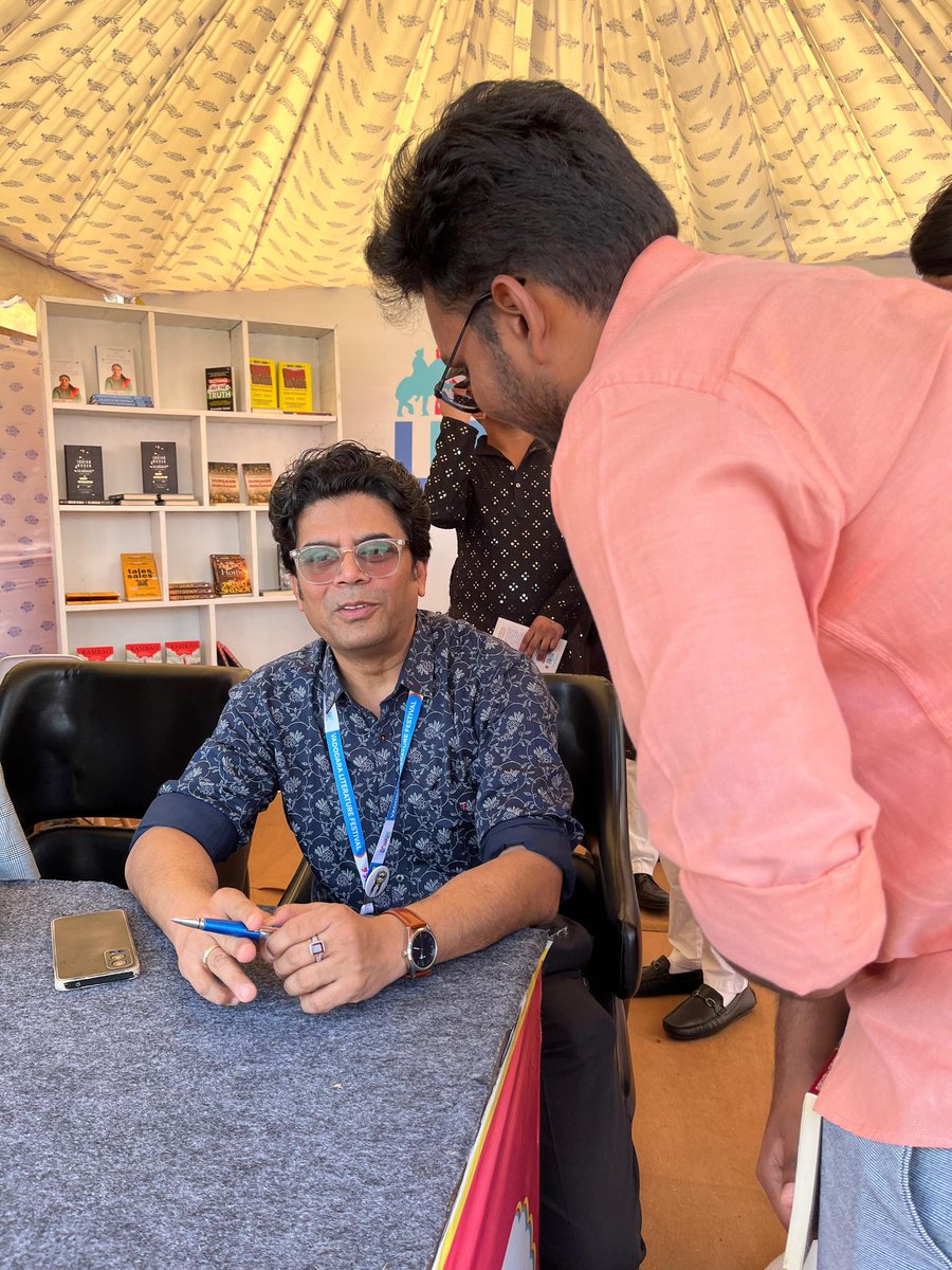 suptendu's tweet photo. @vadodaralitfest ...  it was wonderful to discuss architecture and sign copies of my book, 'Gurgaon to Gurugram'... so well organized event completely run by young people...enjoyed every bit of https://t.co/jzPv8oU4RS
