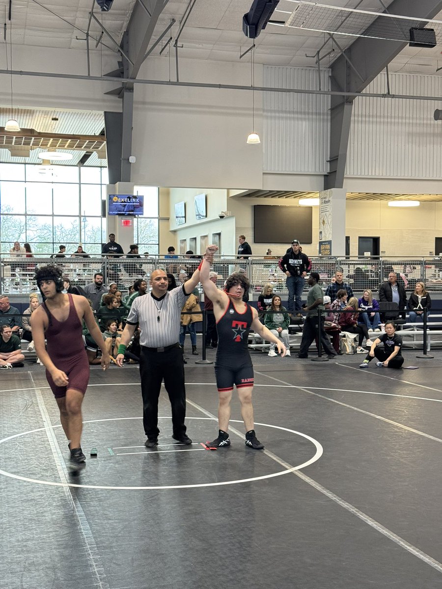 Darnelljackson6's tweet photo. A lot of Ranger hands being raised at the district wrestling meet❗️
#THigh
#WeBleedRed https://t.co/eZtEjB4sGA