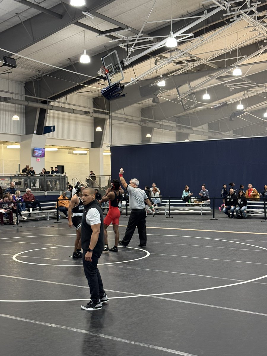 Darnelljackson6's tweet photo. A lot of Ranger hands being raised at the district wrestling meet❗️
#THigh
#WeBleedRed https://t.co/eZtEjB4sGA