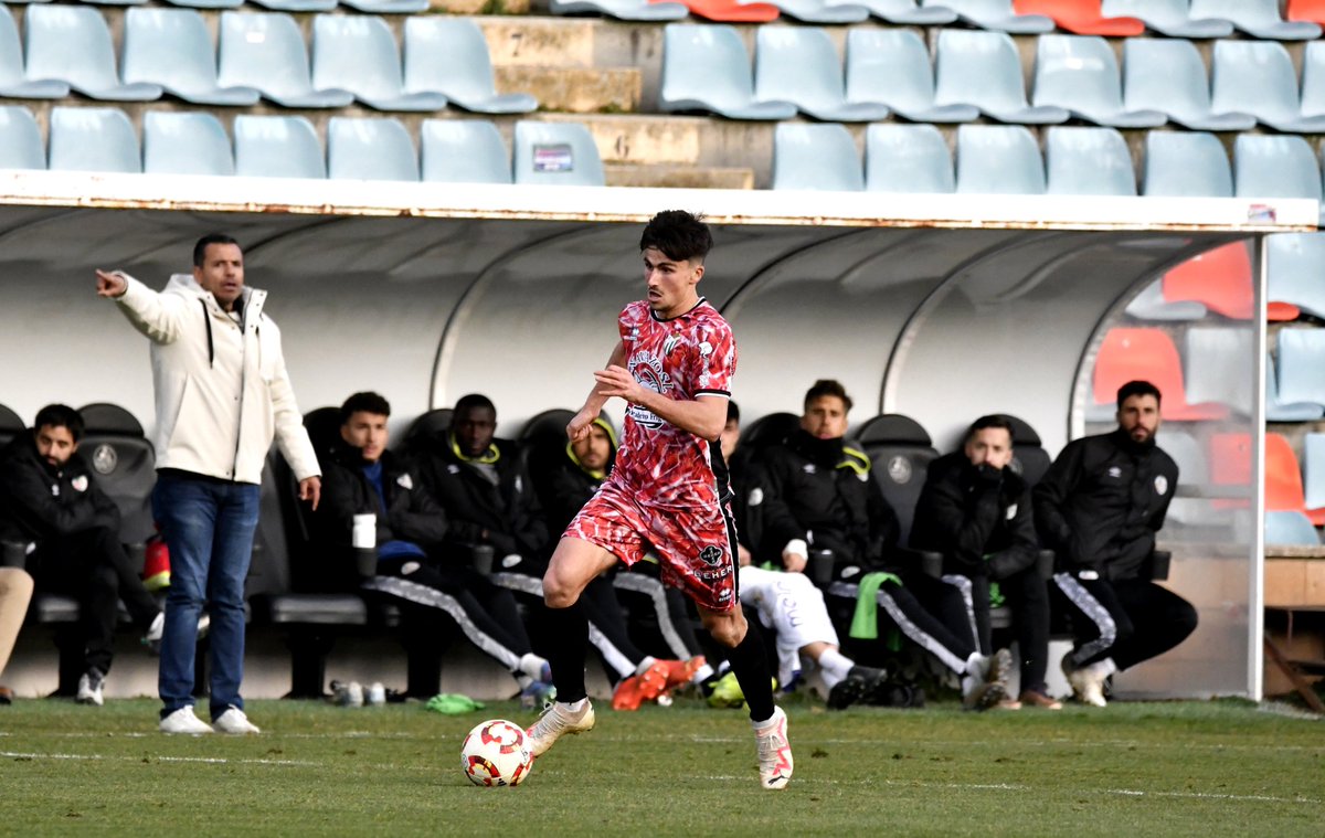 SMontes96's tweet photo. Seguimos! ⚽💪 @clubdepguijuelo https://t.co/h0OD6onYHu