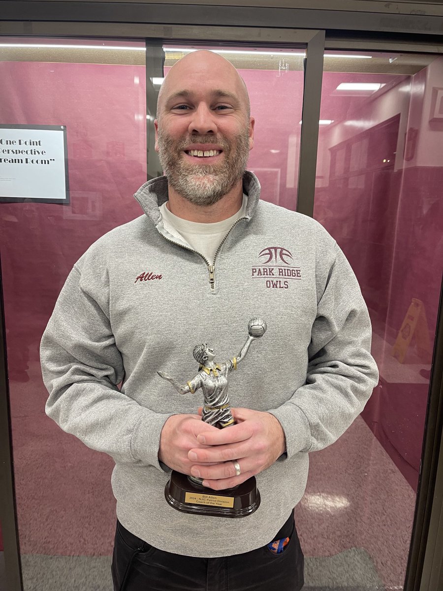 PRowlsathletics's tweet photo. Great night at the BOE meeting as we recognized Boys XC, Volleyball, VB COY - Bill Allen and Record AOW - Mia Izzo https://t.co/tLglRKv6fb