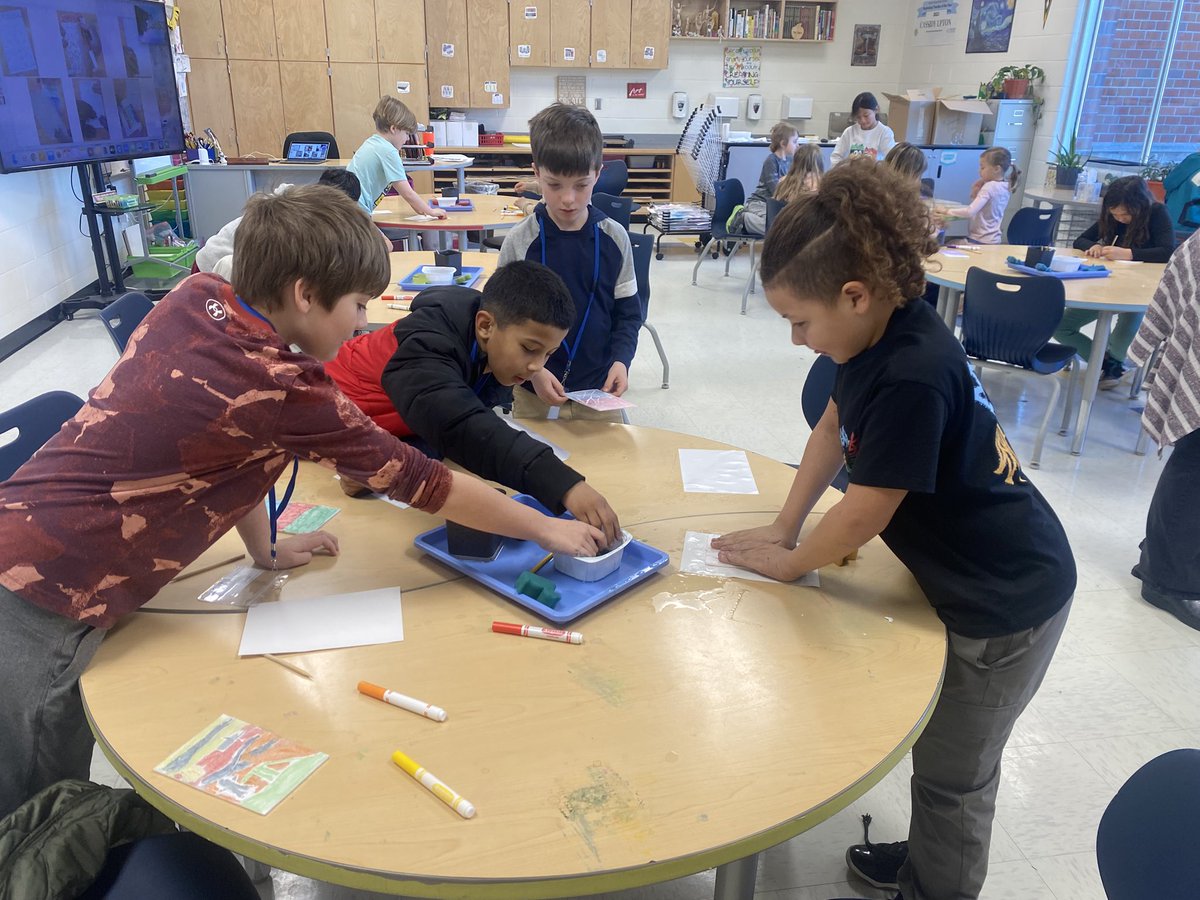 C_McMahon123's tweet photo. Our MVES Bobcats are learning printmaking in art class. They’re learning and having so much fun. @MVESBobcats @CUpton0  @BurkeCoSchools https://t.co/fx0nRVpOrl