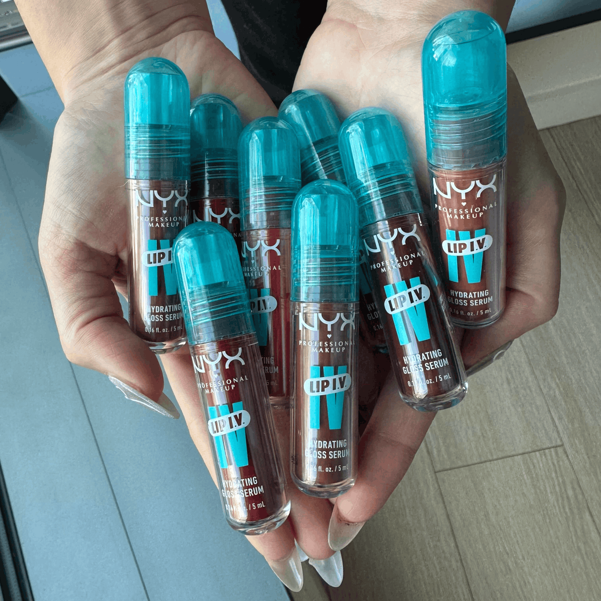 NYXCosmetics's tweet photo. them: “stay hydrated”

me: https://t.co/iyM5DJfLQb