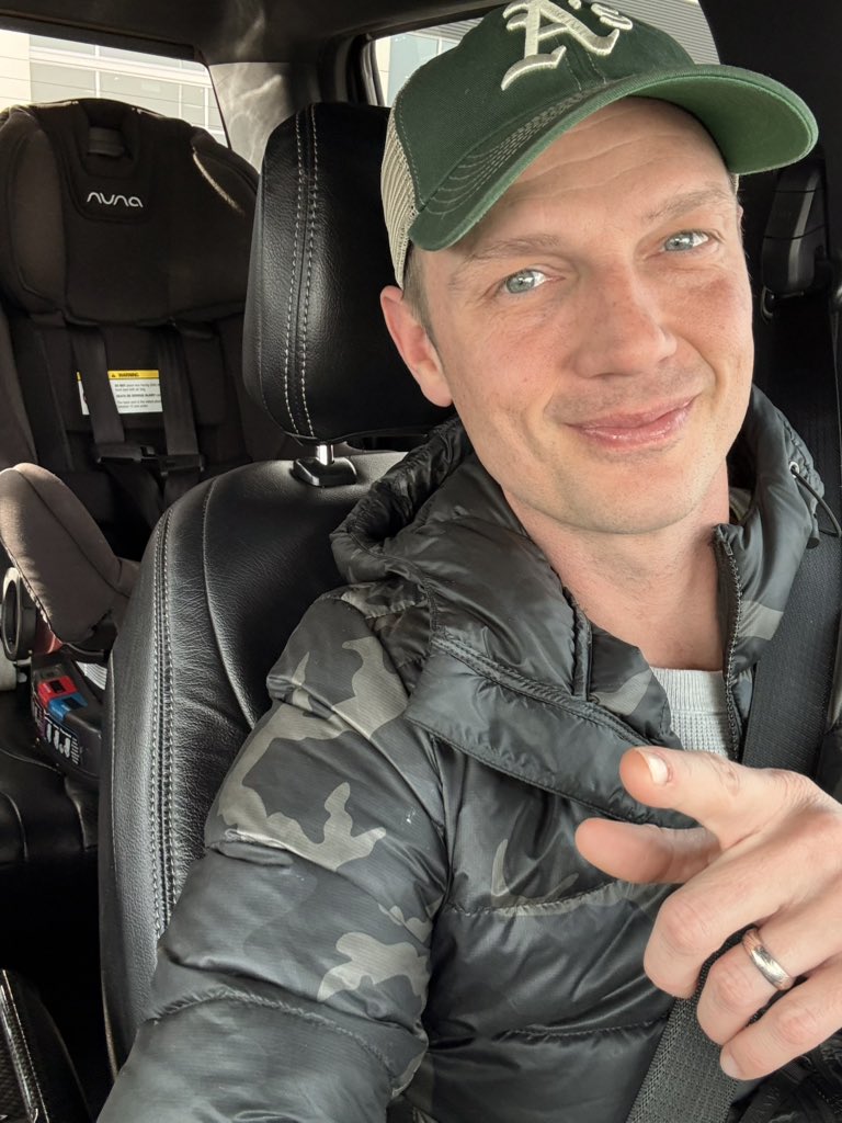 Just wanted to let you know that I see you and love you. Thank you for all the wishes   🙏🏻🎂