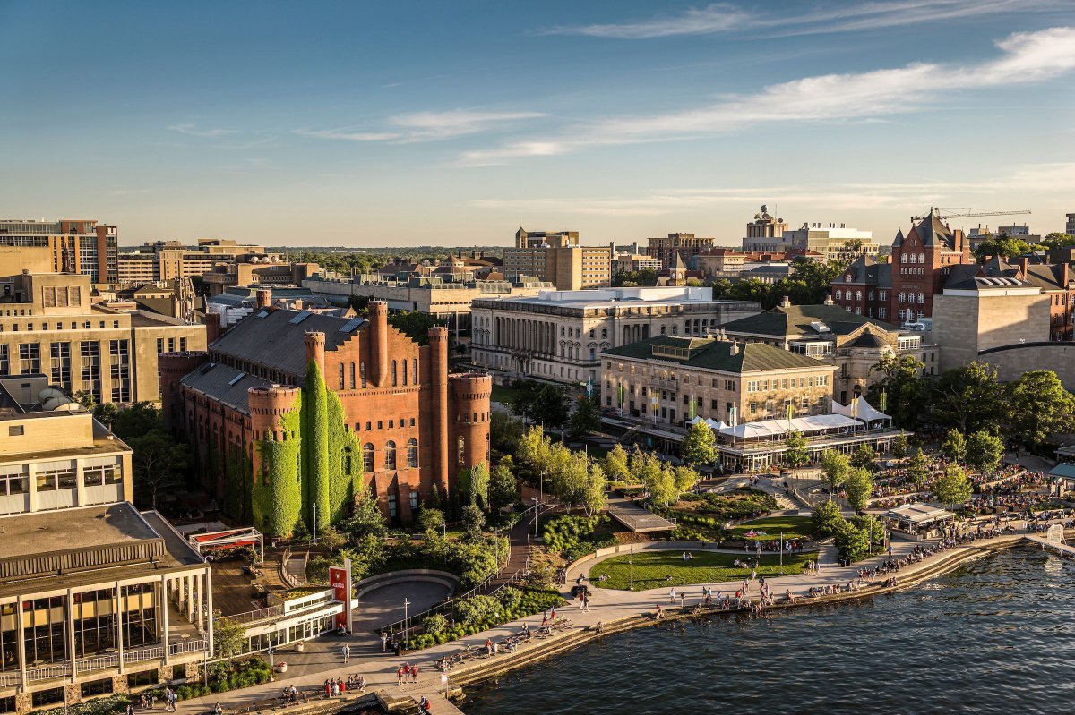 We are hiring an Assistant Professor with expertise in Chinese politics and policy. The person in this position will be part of both the La Follette School of Public Affairs and the Political Science Department.

Learn more about this position: jobs.wisc.edu/jobs/assistant…