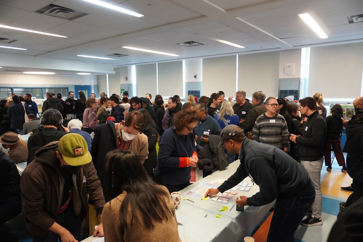 NYCPlanning's tweet photo. Thank you to everyone who joined us & @CMJulieWon to explore activating city-owned sites through the #OneLIC Neighborhood Plan!
We held this community workshop at PS 78 where people shared ideas for transforming these sites into housing, community facilities & open space. https://t.co/2Dk6cW5QKu