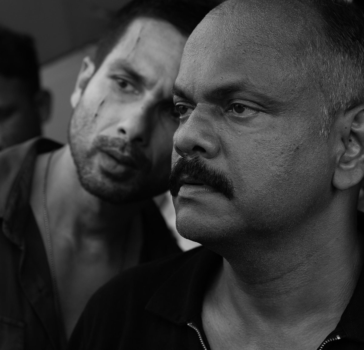 actor_vivekm's tweet photo. #DevaReview: The Most Explosive Cop Drama of the Year! 🔥⭐️⭐️⭐️½  

Brace yourself! #ShahidKapoor’s #Deva is here to blow your mind with 2 hours and 36 minutes of pure intensity, style, and raw emotions. Directed by the visionary #RosshanAndrrews, this film is a rollercoaster ride you cannot miss.  

"The Plot": 
Shahid Kapoor transforms into #Deva, a psychotic yet charismatic cop investigating a high-profile case. Stylish, gripping, and intense—this isn’t just a movie, it’s an experience.  

What Makes It Special?  
⚡ NOT a remake! Forget the comparisons with Mumbai Police. This story is fresh, original, and leaves its mark.  
⚡ Chemistry overload: Shahid and #PoojaHegde light up the screen with their sizzling chemistry. Pooja plays a key role that’s impossible to ignore.  

Unforgettable Moments:
💥 The Dongri area showdown—pure mass appeal!  
💥 High-octane bike stunts that will leave you in awe.  
💥 Church salute scene—get ready to feel all the emotions hit you at once.  
💥 Ashutosh Rana’s wedding sequence  and Deva’s grand entry—SPECTACULAR!  
💥 The fiery politician speech sequence will give you chills.  

Why Watch It? 
#Deva is Shahid Kapoor like you’ve never seen before—intense, unhinged, and magnetic. From edge-of-your-seat action to heart-touching moments, this movie is packed with everything you could ask for.  

⏳ Countdown to Jan 31! 
Witness the magic on the BIGGEST screen possible. This is not just a movie—it’s an extravaganza that demands all your love and whistles!  

💯 Verdict: A high-octane entertainer with heart and soul. Don’t miss it! ❤️🔥  
@shahidkapoor @hegdepooja