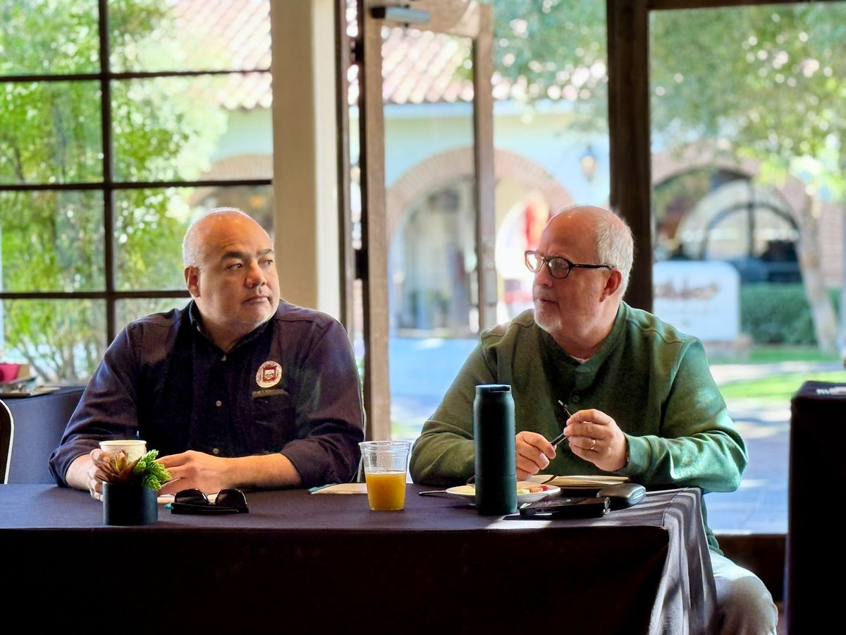 PortNogales's tweet photo. Thank you to our board, ex-officio, and delegates for dedicating your Saturday to shaping Nogales’ future! From setting priorities to adapting to political changes and planning our 20th anniversary, exciting things are ahead. Check out our 2025 Priority Issues list on our website https://t.co/zKGPukC64J