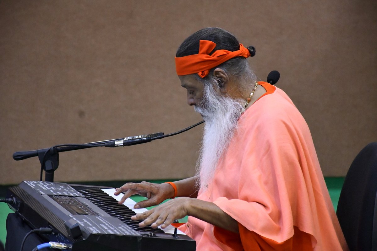 dattapeetham's tweet photo. • Datta Kshetra Nada Yatra 2025 • 28 Jan 2025

- Music for Meditation - Anjaneya Raga Sagara

SGS Ashrama, Gunturu, Andhra Pradesh

#datta #dattakshetrayatra2025 #music #meditation #healing #sgsswamiji #raga #nada #ragasagara #gunturu #anjaneyaragasagara
