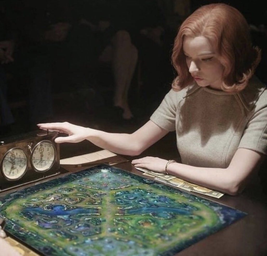 Jugar jungla es darse cuenta de que los animales con quienes peleas en la jungla son más civilizados que los animales que te tocan en tu equipo