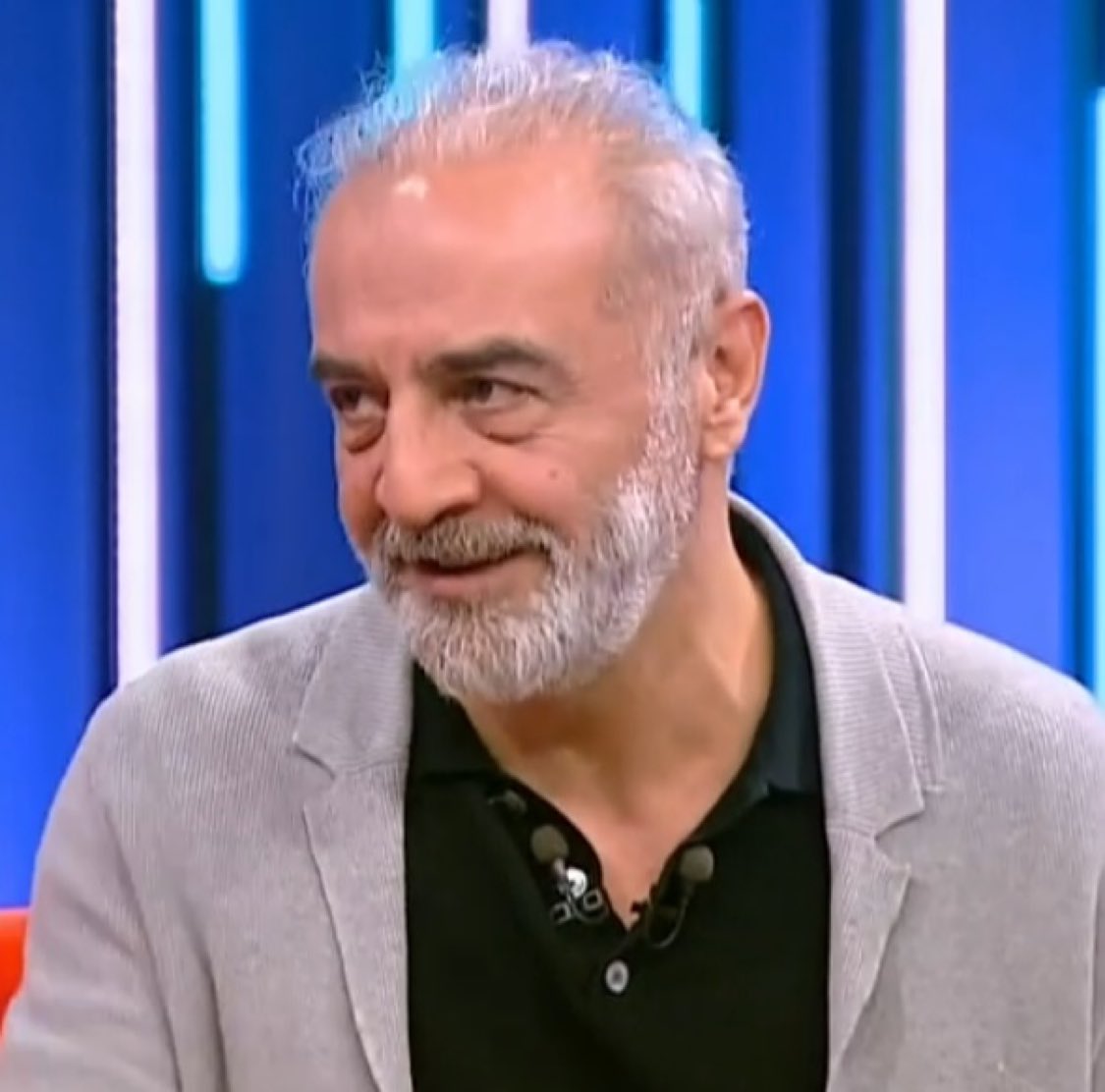 Yılmaz Erdoğan: "Biz başardığı için Beşiktaşlı olmadık. Biz sevdik. Çünkü karşılık beklentisi olmayan tek aşk hikayesi Beşiktaş'tır." 

HT Spor