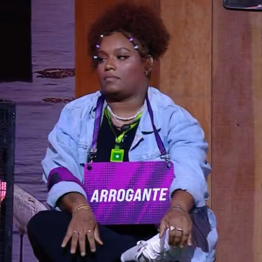 ivangirafa's tweet photo. Essa placa foi feita pra ela! #BBB25 https://t.co/RFX5Ry0xxi