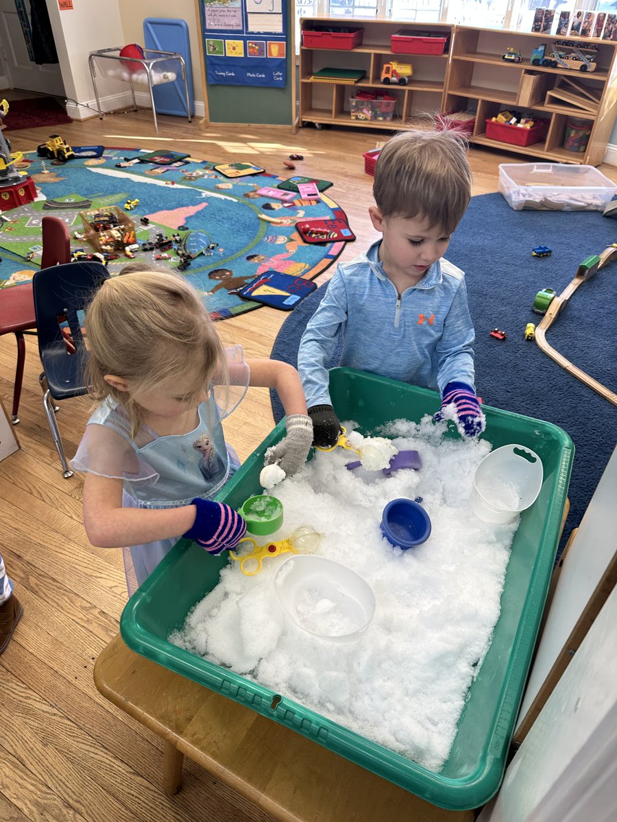 The weather is finally warming up a bit this week, but the #Preschool 3s class knows how to have fun in any weather! When it was really cold earlier this month, they
played with snow INSIDE the classroom! They even wore mittens to keep their hands warm. ❄🧤  #CESRockville