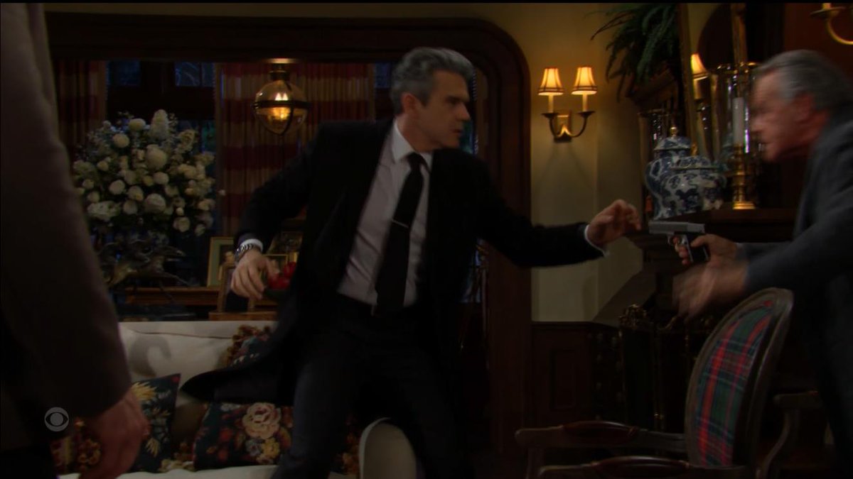 KingMinos777's tweet image. Ian to Victor et al: &quot;Well...it looks like I&apos;m about to have something to confess to!~&quot; 

#YR #Chaplain 🔫💀