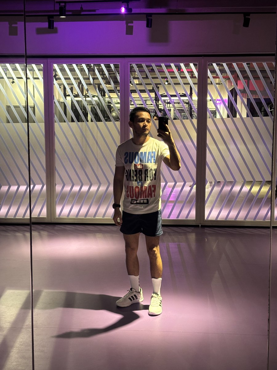 jyeypc's tweet photo. Wore this old American Blvd shirt and this above the knee Unifit shorts at the gym. There’s still a lot to work on I have to say, but yes, small progress is progress. 💜#PushNight https://t.co/PdMACJtCK9