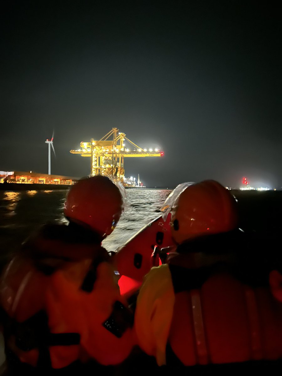 Massive congrats to Kevin, Pj, Derek and Gaz who passed their Advanced Powerboat Certificate with <a href="/safewatertrain/">Safe Water Training</a> today. 

A large undertaking at the end of last year and today but it has paid off with all four successful! 

#InshoreRescue #RescueTraining