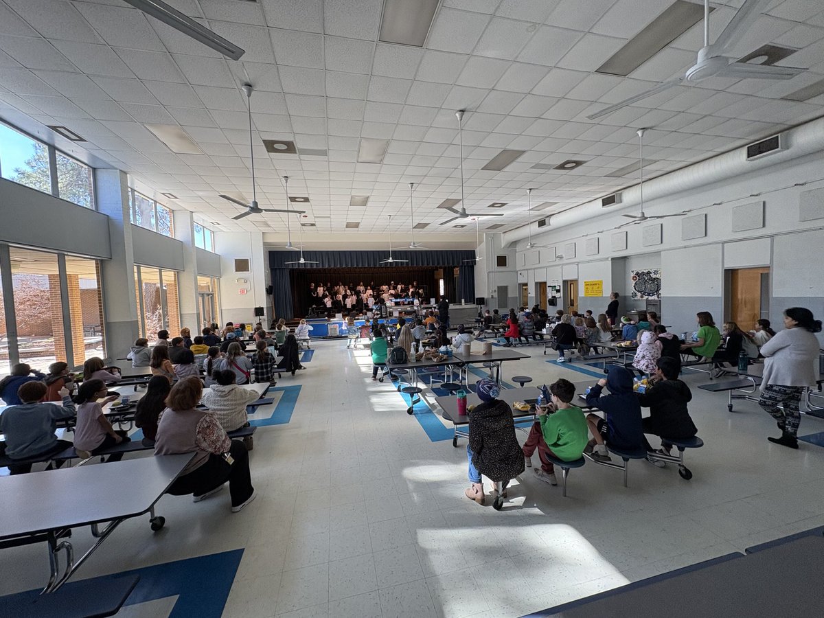 Great day ⁦<a href="/BriarcliffES/">Briarcliff ES</a>⁩ for Lunch &amp; Show!