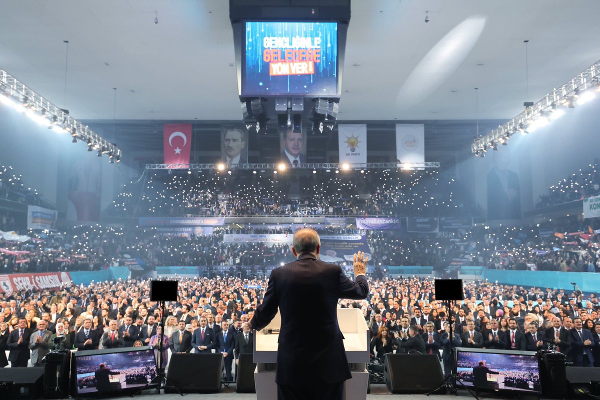 Ceylankoca_'s tweet photo. Cumhurbaşkanımız Sayın Recep Tayyip Erdoğan’ın teşrifleriyle gerçekleşen Genel Merkez 7. Olağan Gençlik Kolları Kongremize Muğla İl ve İlçe teşkilatlarımızla katılım sağladık. 
Görevi devreden  Eyyüp Kadir İnan Başkanımıza emekleri için teşekkür ediyoruz.
+
+
+ https://t.co/9lIUZ6IyH5